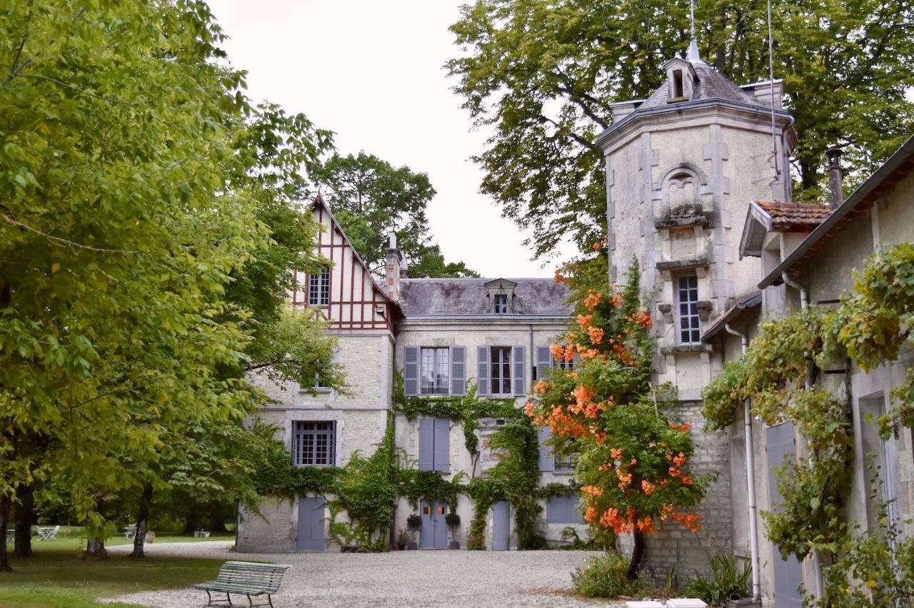 Bed and Breakfast Manoir De Plaisance Benon Exterior foto