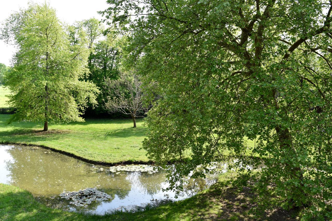 Bed and Breakfast Manoir De Plaisance Benon Exterior foto