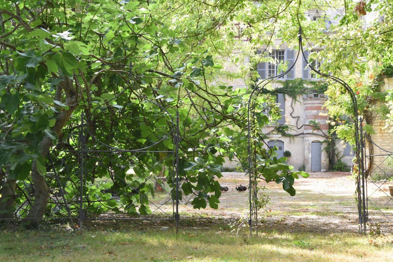 Bed and Breakfast Manoir De Plaisance Benon Exterior foto